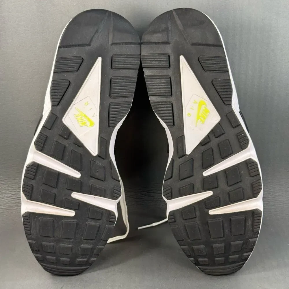 Nike Air Huarache 'Magenta' athletic sneaker shoes men’s size 11.5